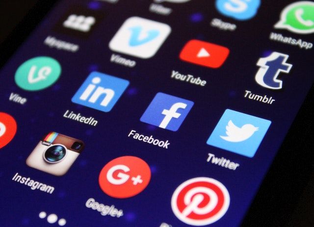 Problematické formy online komunikace
