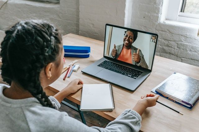 Mediálna výchova vo vzťahu k sociálnym médiám a online komunikácii